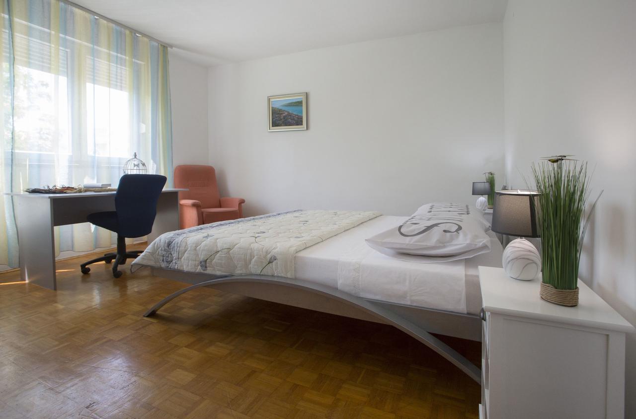 City Getaway - Apartment Ileora Split Bagian luar foto