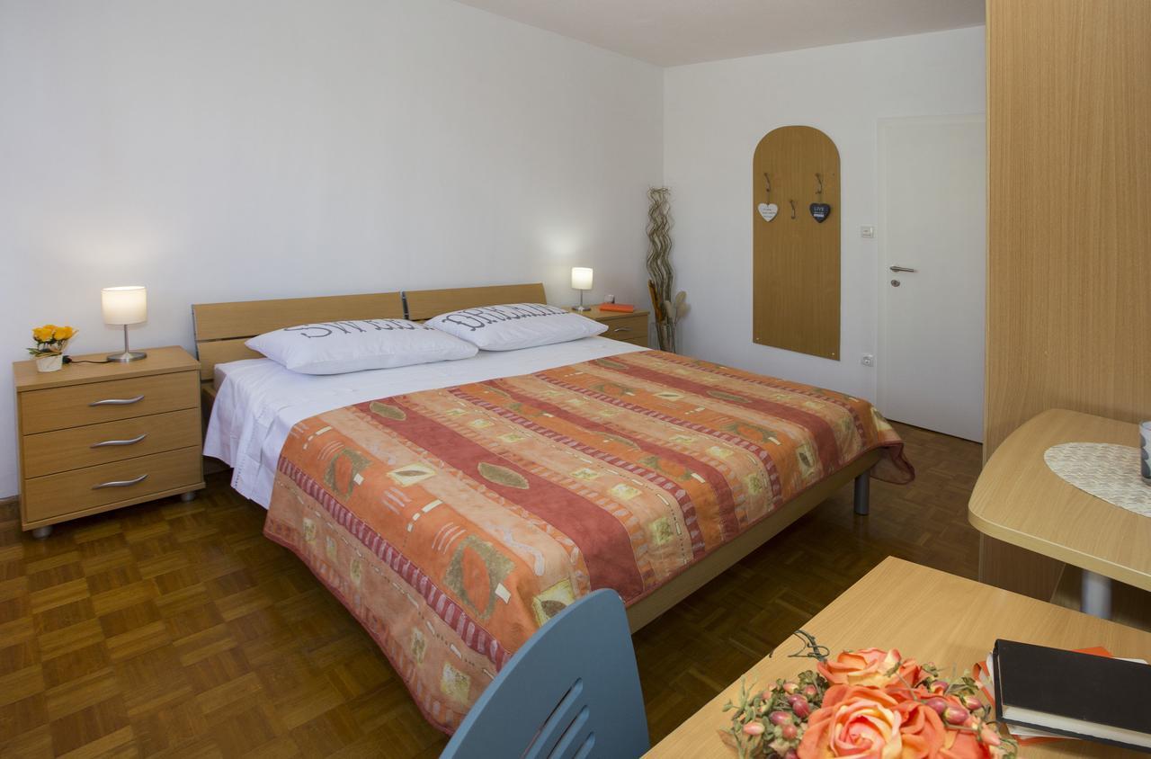 City Getaway - Apartment Ileora Split Bagian luar foto